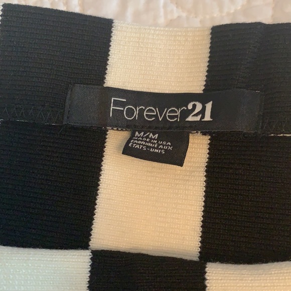 Cream/black striped mini skirt 🛍️ - Picture 2 of 4